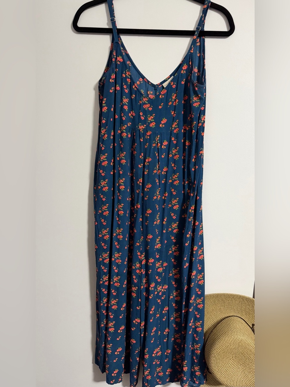 Natural Life M Floral Jumpsuit vneck EUC